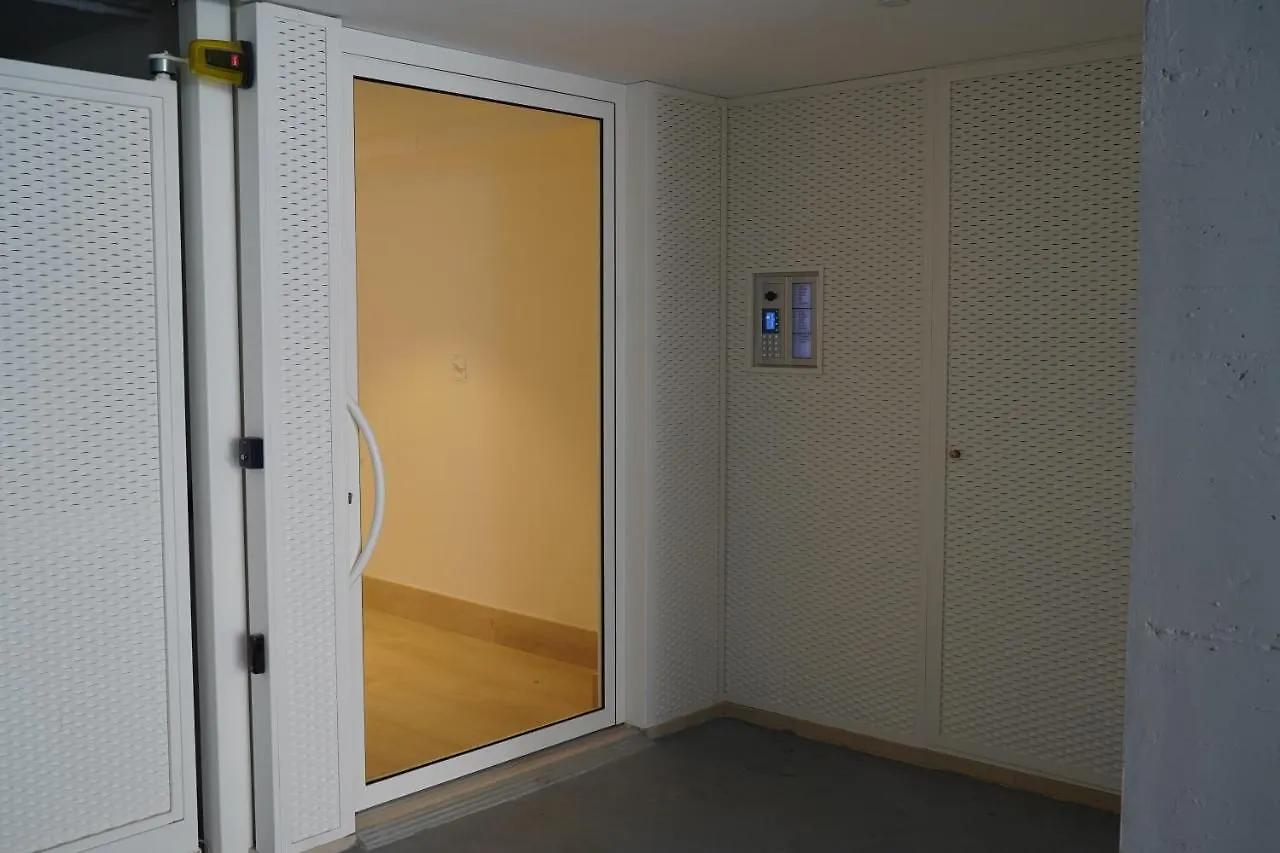 La Perla Di Bari - Private Parking Apartment 0*,  Italy